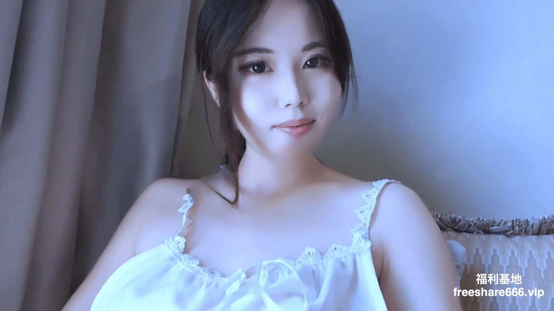 老虎菜回归第2贴:(双女主)天然呆的鹿萦和骚到家的希希2.7G